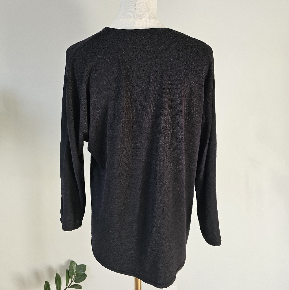 Aritzia Wilfred Free S Elegant Black V-Neck Women's 3/4 sleeve Top - Picture 2 of 5